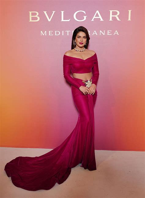 dress:ohlyfzmotos= priyanka chopra|Priyanka Chopra Jonas Wore a Cut